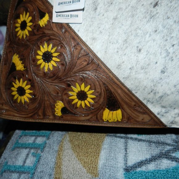 American Bison Darling Hair-on Cowhide Genuine Leather Tote Bag 🆕⌚📦🏃💨🚚 - Picture 4 of 16